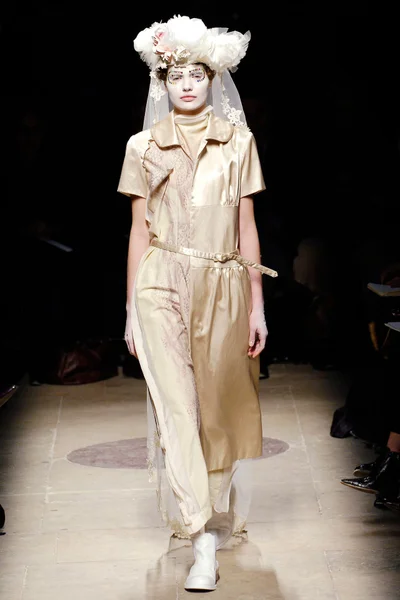 Look 11